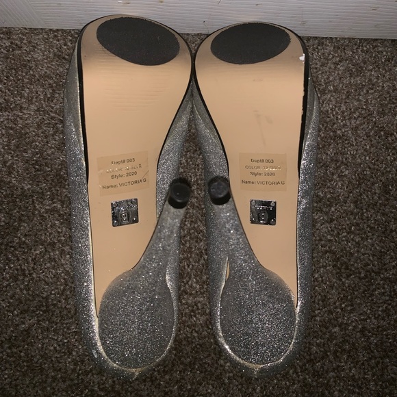 Bakers Victoria G sparkly silver heels 5inch - Picture 6 of 8